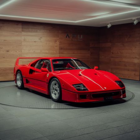 Autopark_uznach_Ferrari_f40